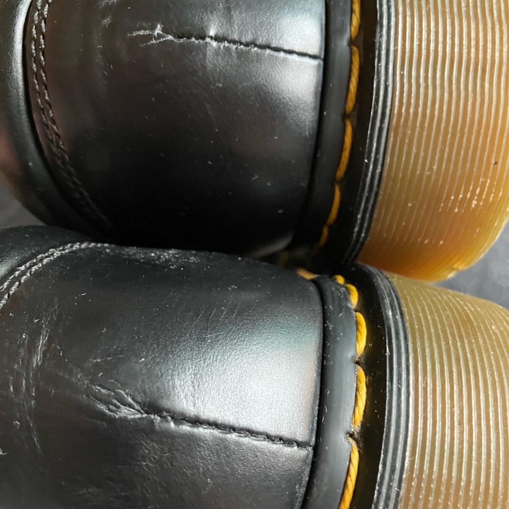 Dr. Martens Black Oxford Shoes Classic Leather Design - Picture 7 of 12
